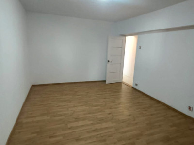 APARTAMENT 3 CAMERE  SPATIOS, M.BRAVU LANGA KAUFLAND  SI INTERSECTIA VITAN
