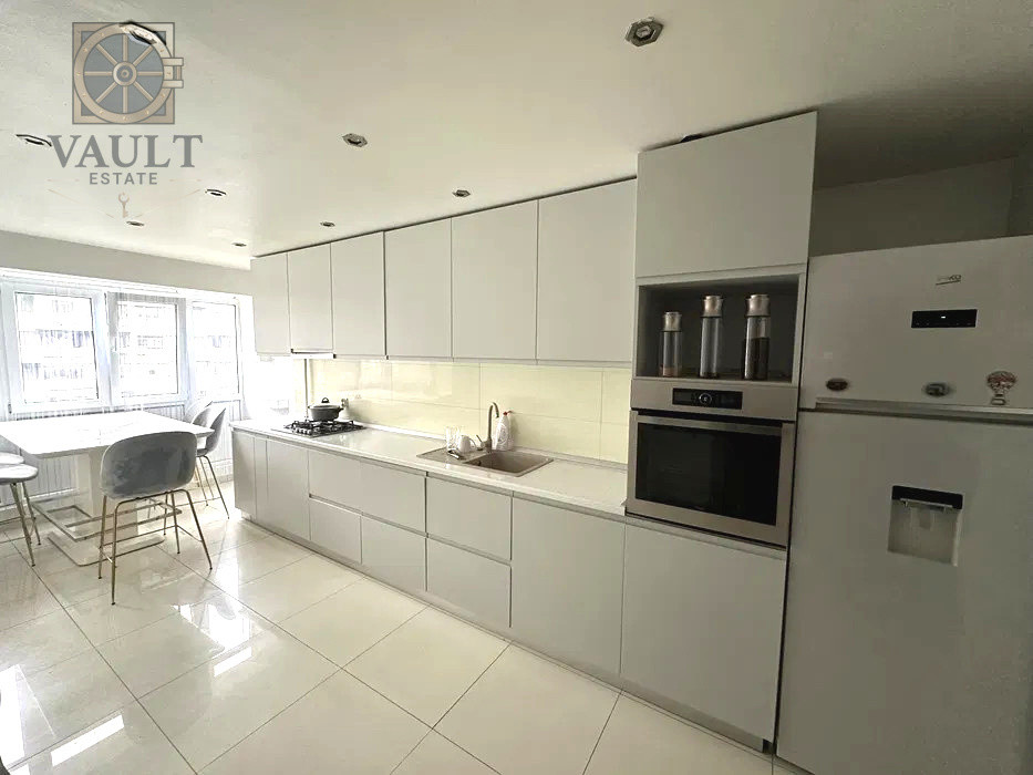 3 CAMERE - MEGA MALL - PIATA DELFINULUI - MOBILAT - UTILAT