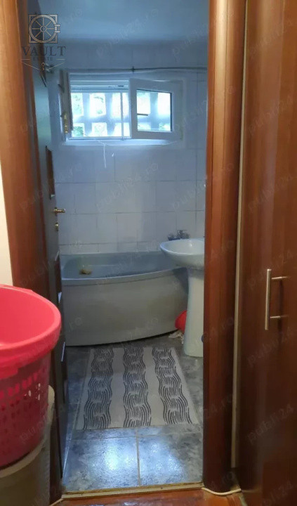 Apartament 3 camere Bercen-Bulevardul Alexandru Obregia-Centrala proprie