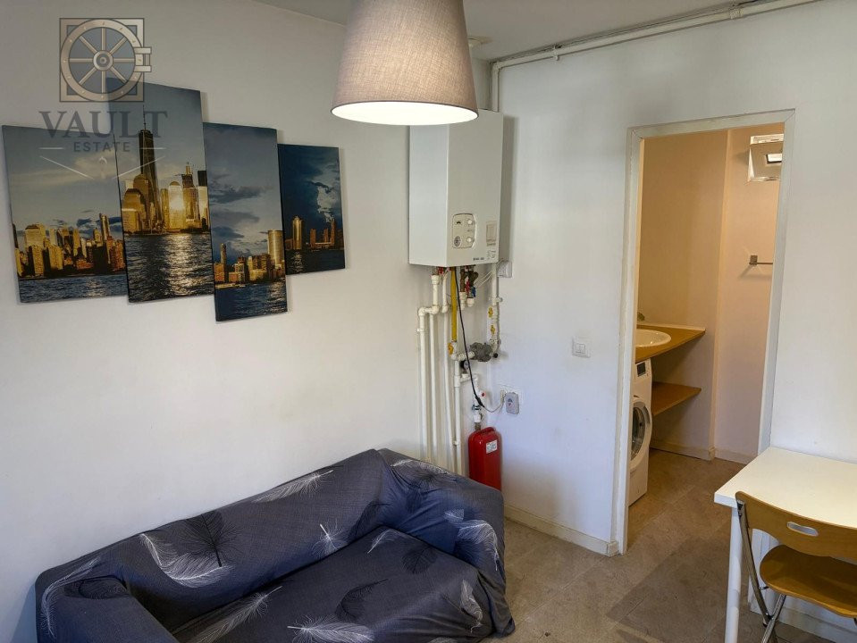 Garsoniera LA CHEIE - curte 50MP metrou/parc TINERETULUI