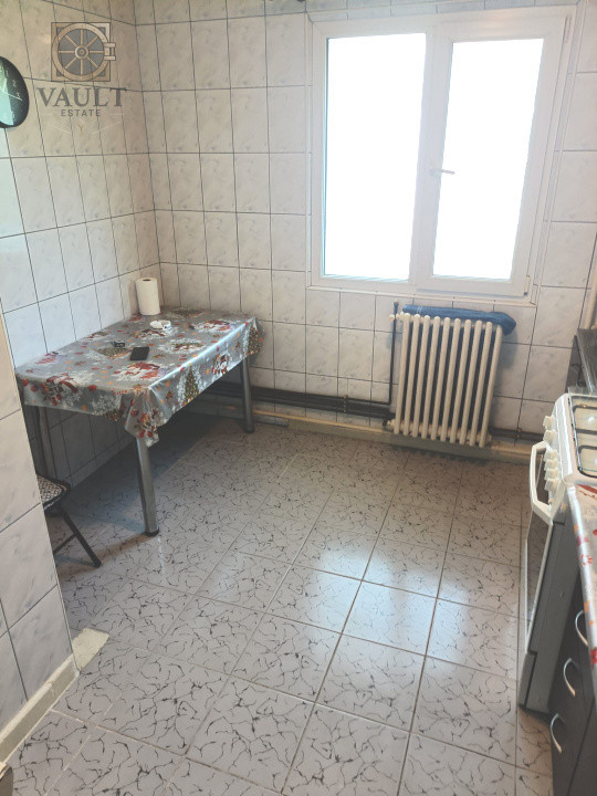 Apartament 4 camere - Salajan  - 83Mp