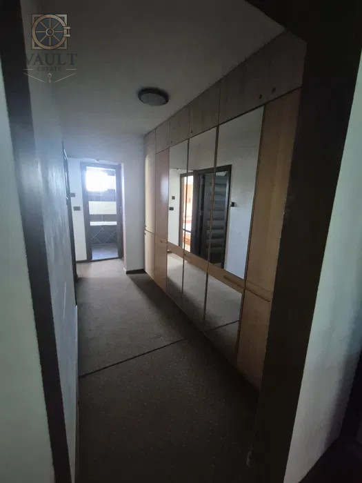 APARTAMENT 3 CAMERE - LOC DE PARCARE - BOXA - CRANGASI