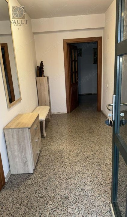 VILA OTOPENI - 915 MP TEREN - 500 M DN1