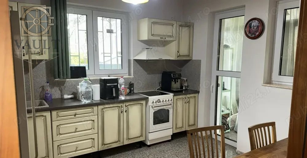 VILA OTOPENI - 915 MP TEREN - 500 M DN1