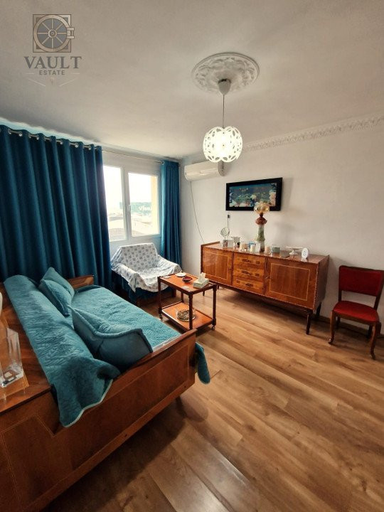 APARTAMENT 3 CAMERE - OBOR - BISERICA SF. DUMITRU