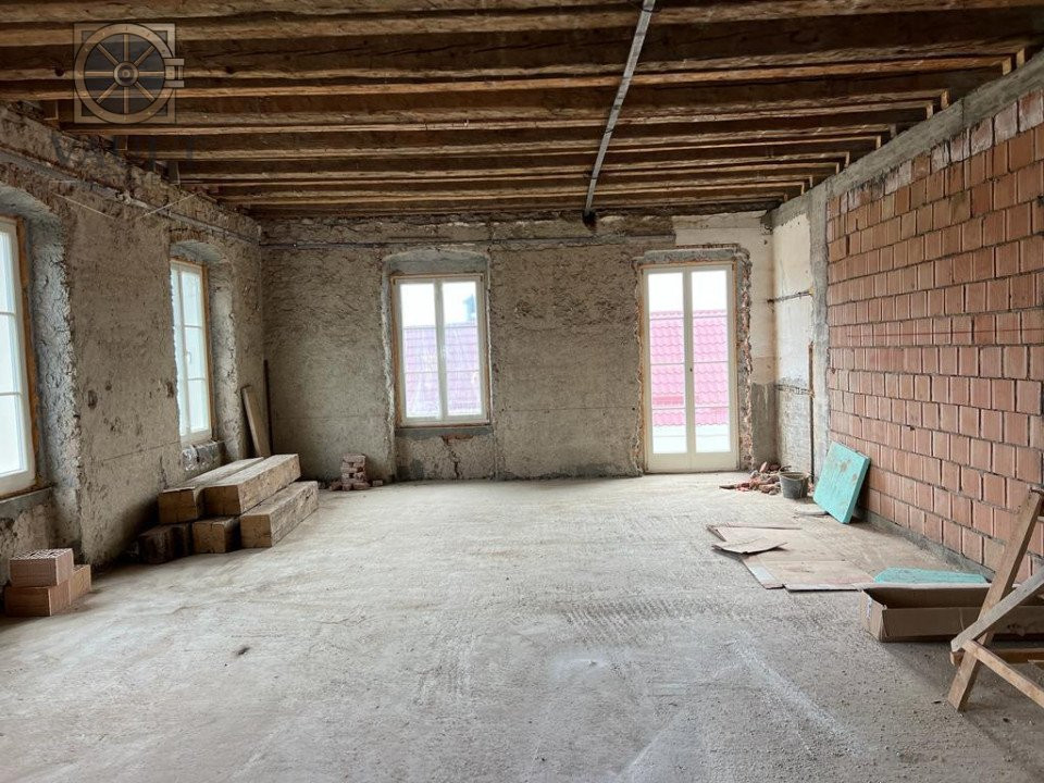 Bijuterie istorică transformată în lux modern: Proprietate unică în Sânpetru