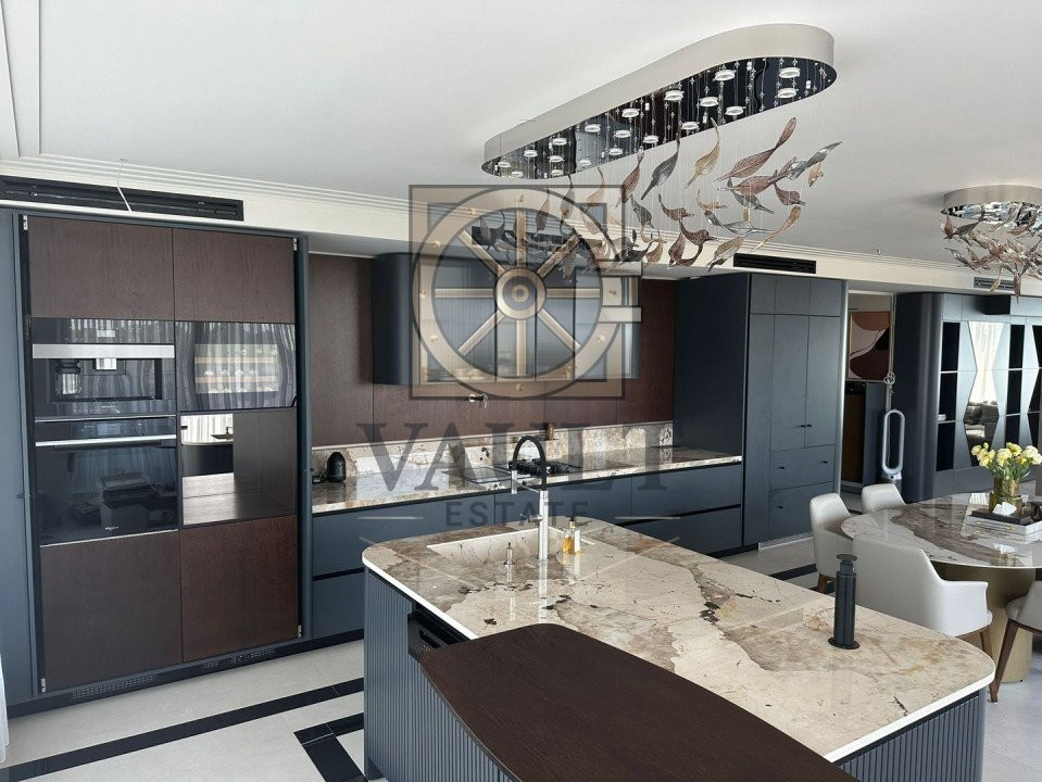 Reflexia Luxului - Penthouse de Eleganță Supremă