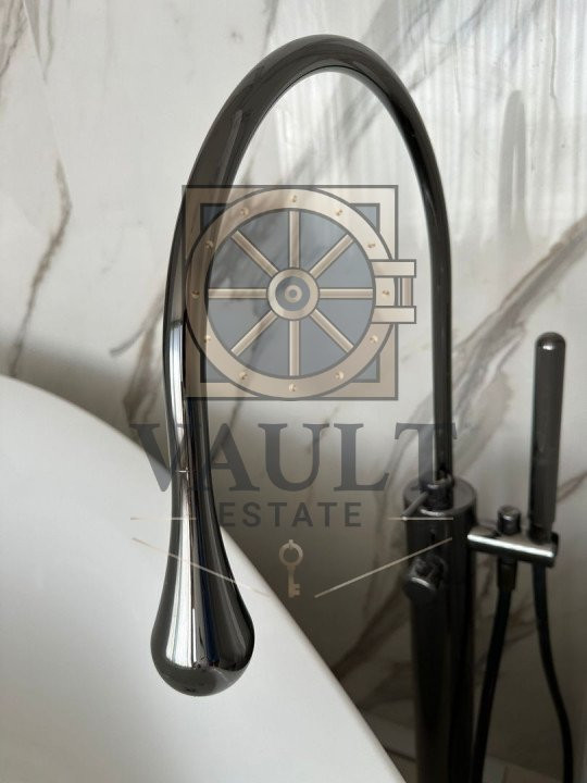 Reflexia Luxului - Penthouse de Eleganță Supremă