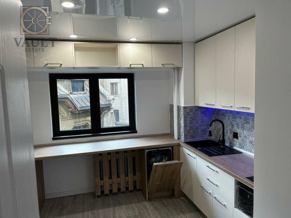 4 CAMERE - ETAJ 1 - VEDERE FANTANI