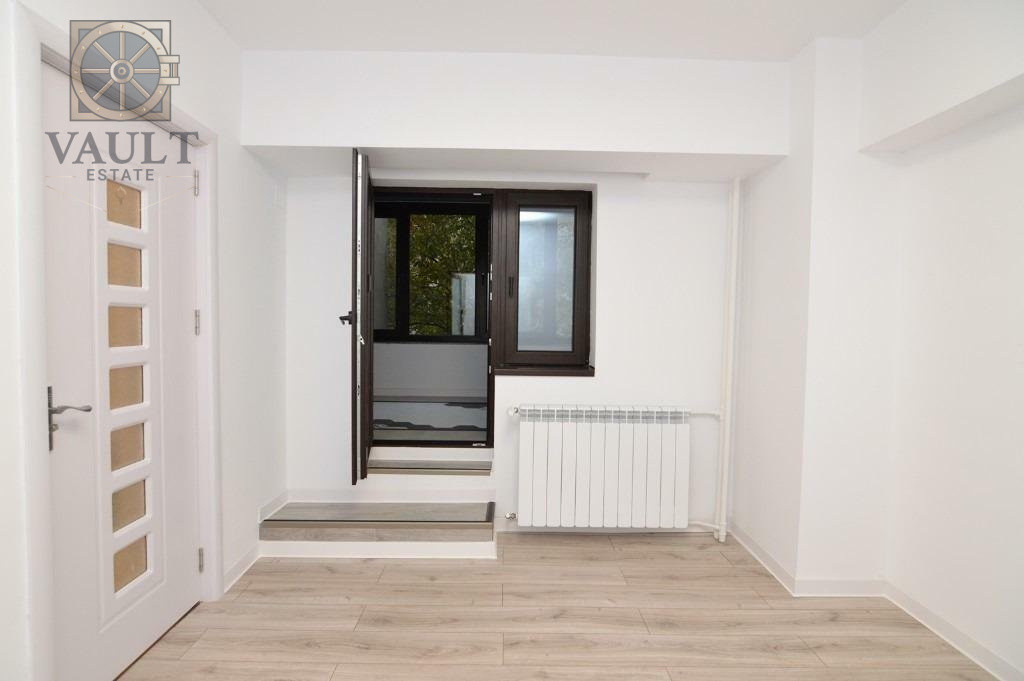 4 CAMERE - ETAJ 1 - VEDERE FANTANI