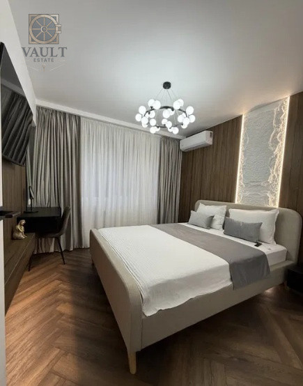 Apartament 3 camere - LA CHEIE - zona STEFAN CEL MARE 