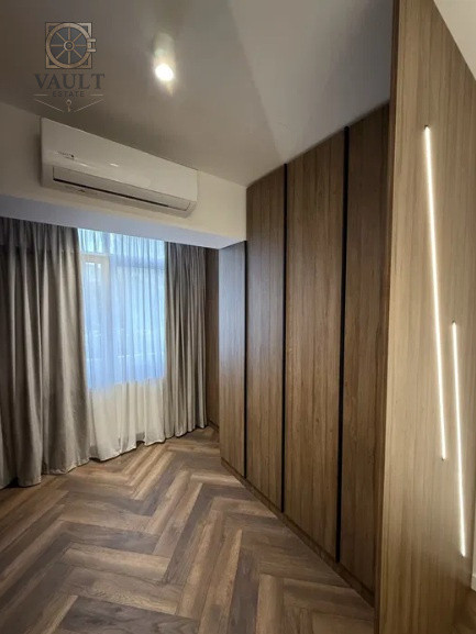 Apartament 3 camere - LA CHEIE - zona STEFAN CEL MARE 