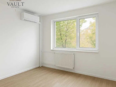 Garsoniera - BLOC MIXT - 3 minute METROU DRISTOR 