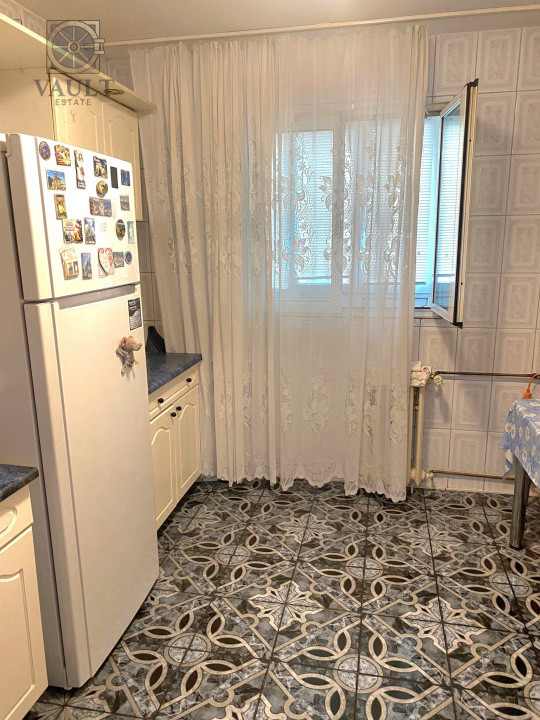 Aparatment 3 camere - BLOC ANVELOPAT - zona 1 DECEMBRIE 