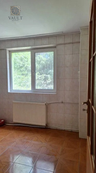 Apartament 3 camere - CENTRALA PROPRIE - ETAJ 1 - langa MEGA MALL 