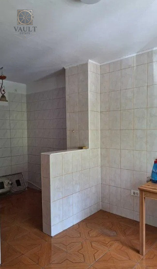 Apartament 3 camere - CENTRALA PROPRIE - ETAJ 1 - langa MEGA MALL 