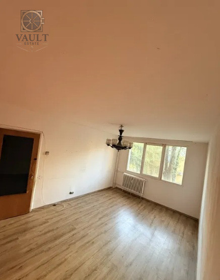 Apartament 3 camere - ETAJ 1 - 5 minute Metrou RAUL DOAMNEI 