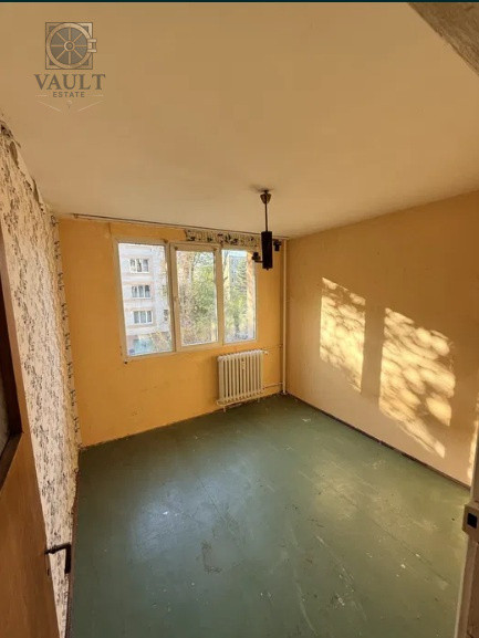 Apartament 3 camere - ETAJ 1 - 5 minute Metrou RAUL DOAMNEI 