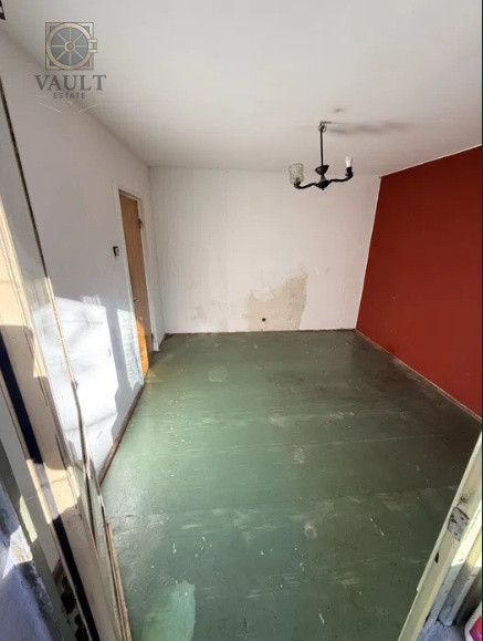 Apartament 3 camere - ETAJ 1 - 5 minute Metrou RAUL DOAMNEI 