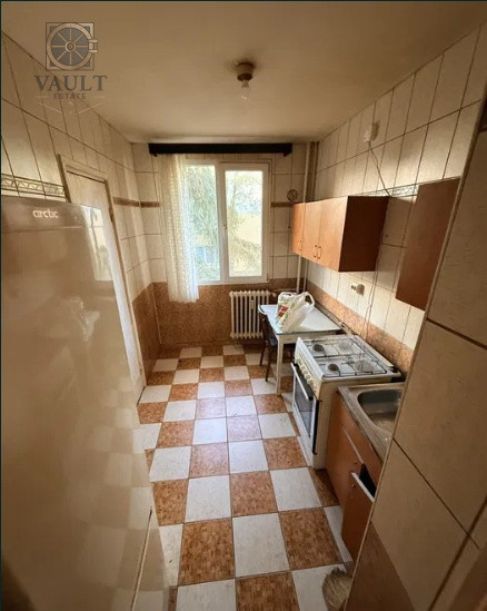 Apartament 3 camere - ETAJ 1 - 5 minute Metrou RAUL DOAMNEI 