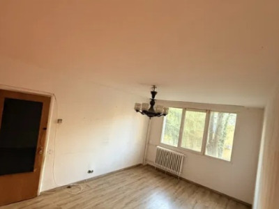 Apartament 3 camere - ETAJ 1 - 5 minute Metrou RAUL DOAMNEI 