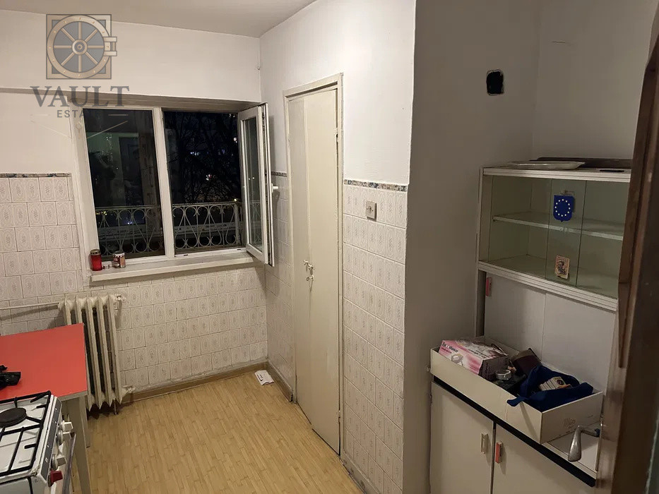 APARTAMENT 3 CAMERE -ETAJ 4 - METROU GORJULUI