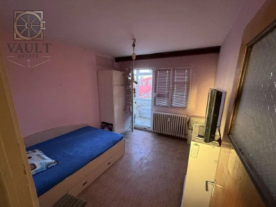 Apartament 4 camere - BLOC REABILITAT - 3 minute METROU VALEA IALOMITEI 