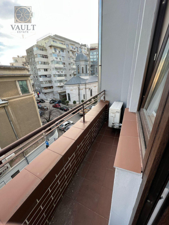 APARTAMENT 4 CAMERE -128 MP, BOXE  13 MP SI MANSARDA 9 MP -CALEA VICTORIEI