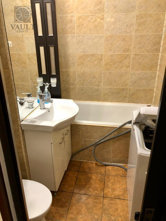 Garsoniera - Piata Minis-Etaj 2