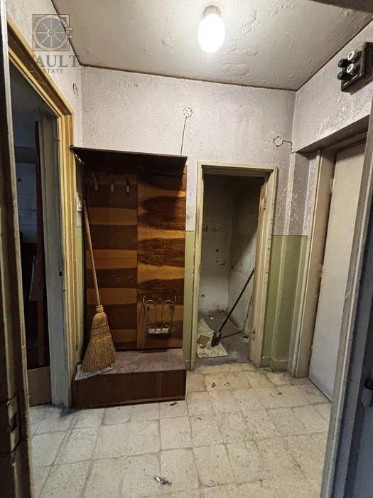 Apartament 2 camere Crangasi-Necesita renovare integrala