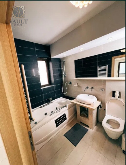 Apartament 3 camere - BLOC 2010 - zona OBOR