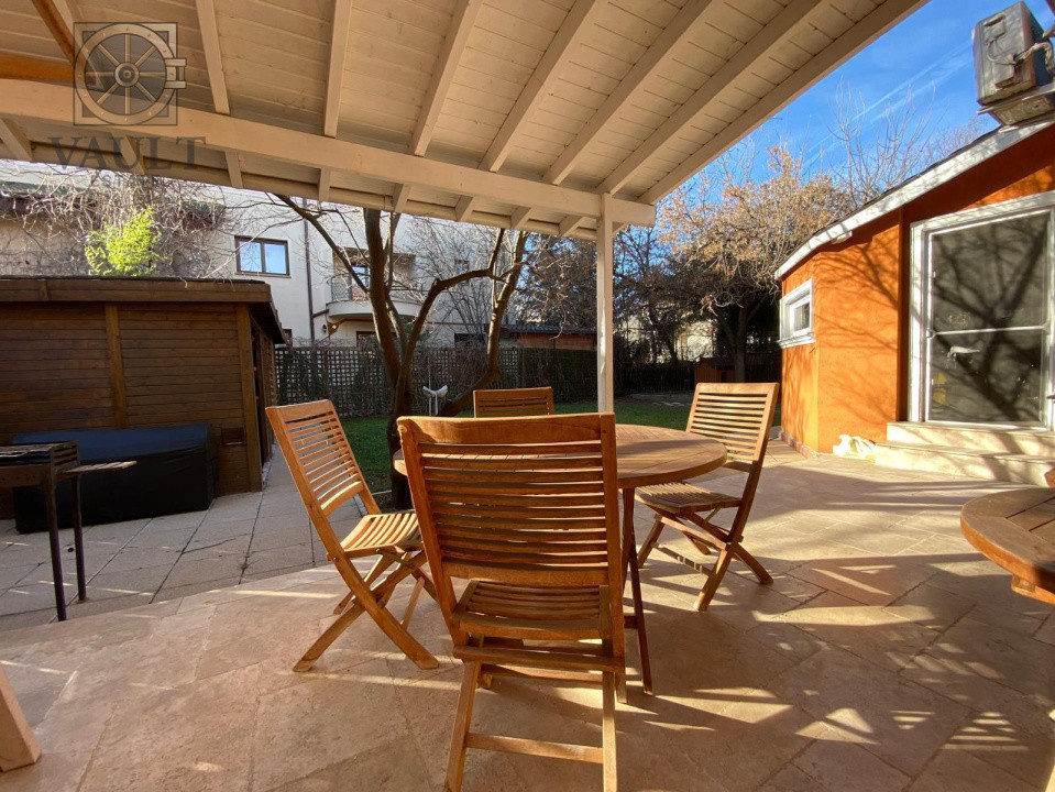 Vilă exclusivistă cu 7 camere și curte privată în Băneasa Park