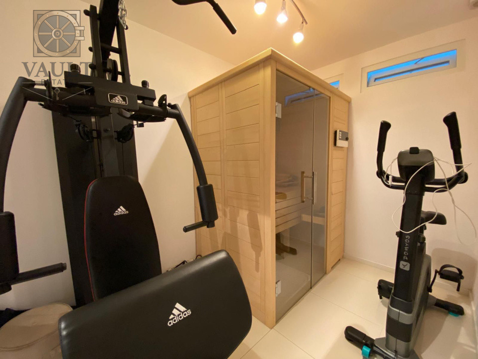 Vilă exclusivistă cu 7 camere și curte privată în Băneasa Park