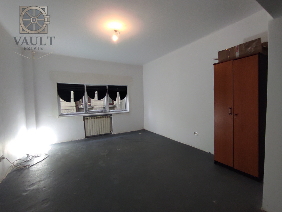 Apartament 4 camere  - BOXA INCLUSA - zona CALEA CALARASILOR / HALA TRAIAN 