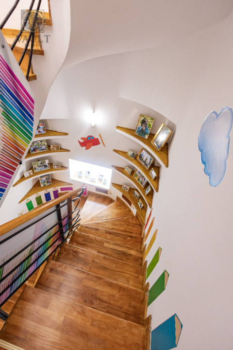 Vila de 12 camere - pretabila pentru gradinita/cantina/cofetarie  - Parcul Carol