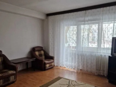Apartament 3 camere - DECOMANDAT - zona RAHOVA 