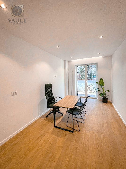 Apartament 4 camere - Loc de parcare / Terasa / Piata Victoriei