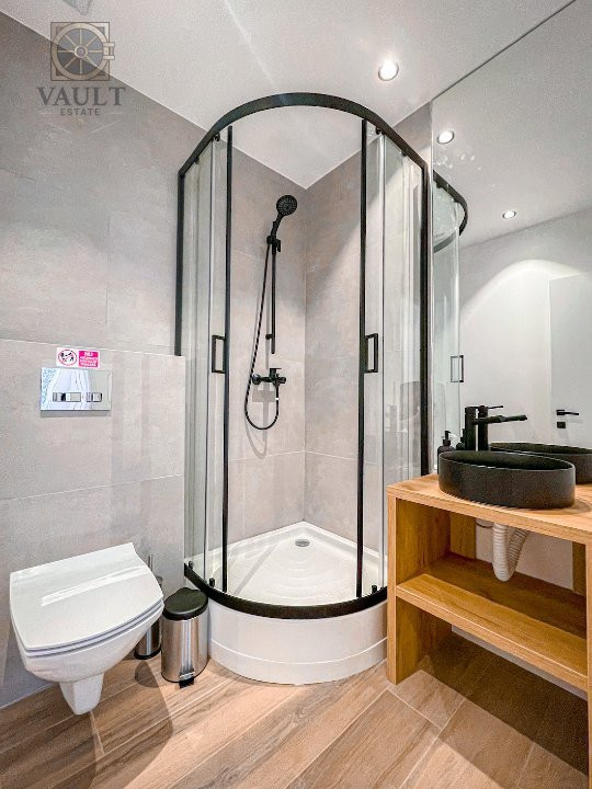 Apartament 4 camere - Loc de parcare / Terasa / Piata Victoriei