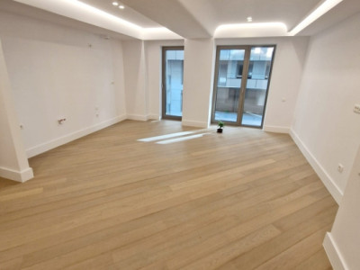 Apartament 3 camere - TERASA 12 MP - CORTINA 
