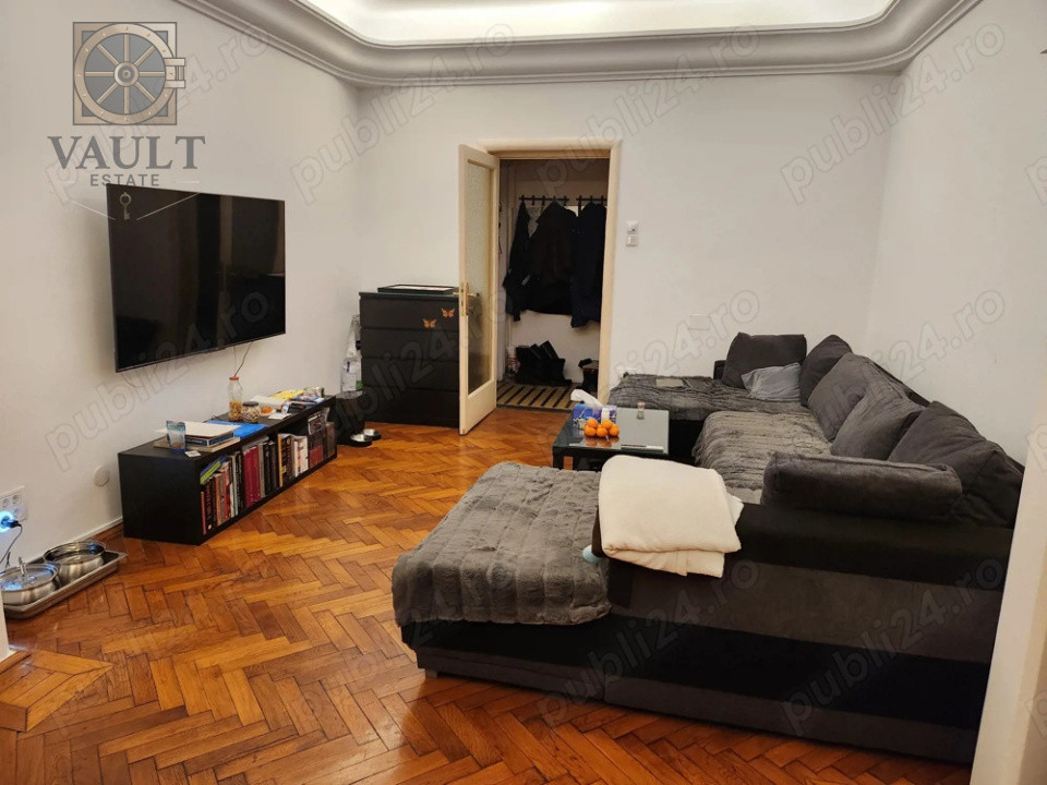 Apartament 4 camere - CENTRALA PROPRIE - zona UNIVERSITATII 