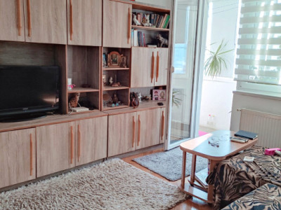 Apartament 2 camere Piata Progresul - centrala proprie
