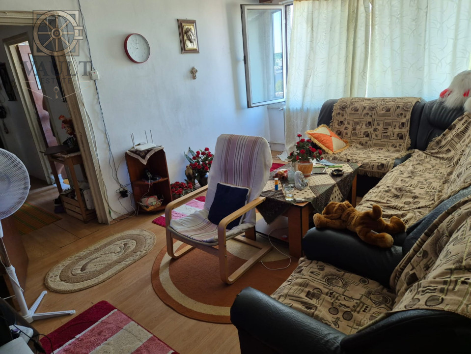 Apartament 3 Camere - DE RENOVAT - Obor  U3 