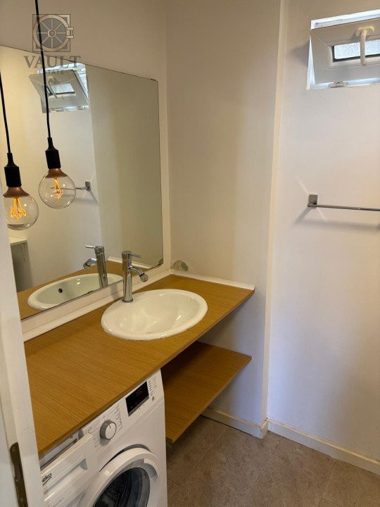 Garsoniera LA CHEIE - curte 50MP metrou/parc TINERETULUI