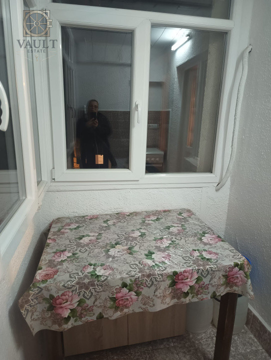 APARTAMENT 3 CAMERE SEMIDECOMANDAT - BD. BASARABIA/ METROU COSTIN GIORGIAN