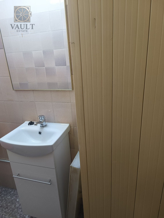 APARTAMENT 3 CAMERE SEMIDECOMANDAT - BD. BASARABIA/ METROU COSTIN GIORGIAN