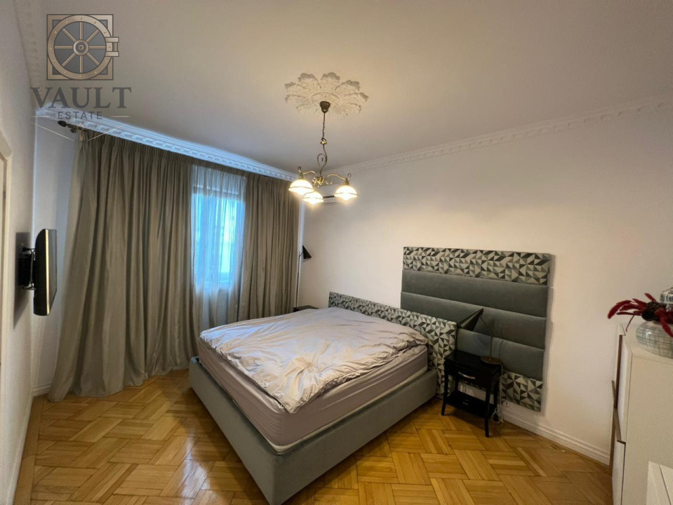 APARTAMENT 4 CAMERE -128 MP, BOXE  13 MP SI MANSARDA 9 MP -CALEA VICTORIEI