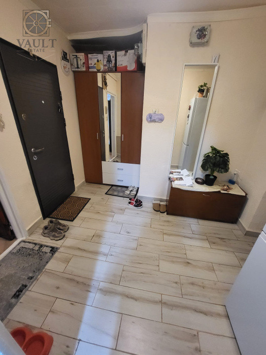 APARTAMENT 3 CAMERE-RAHOVA-BARCA-DECOMANDAT-BOXA-BLOC REABILITAT