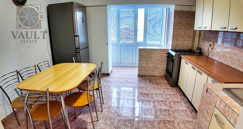 APARTAMENT 4 CAMERE-300m-METROU UNIRII-2 BAI-2 BALCOANE