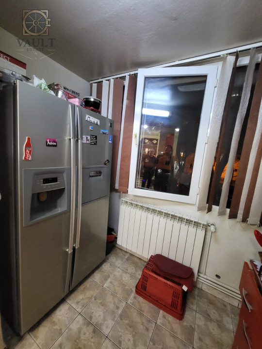 APARTAMENT 3 CAMERE-RAHOVA-BUZOENI-CENTRALA-ETAJ 1-DECOMANDAT-CENTRALA