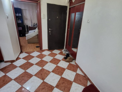 APARTAMENT 3 CAMERE-RAHOVA-BUZOENI-CENTRALA-ETAJ 1-DECOMANDAT-CENTRALA